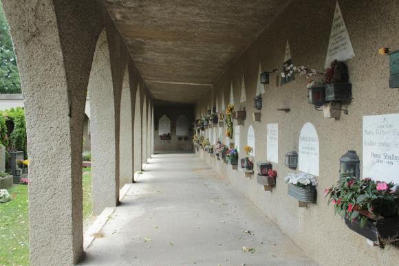 Foto der Arkaden am Friedhof Inzersdorf