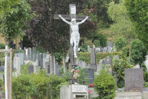 Foto einer Jesusstatue am Friedhof Ober St. Veit